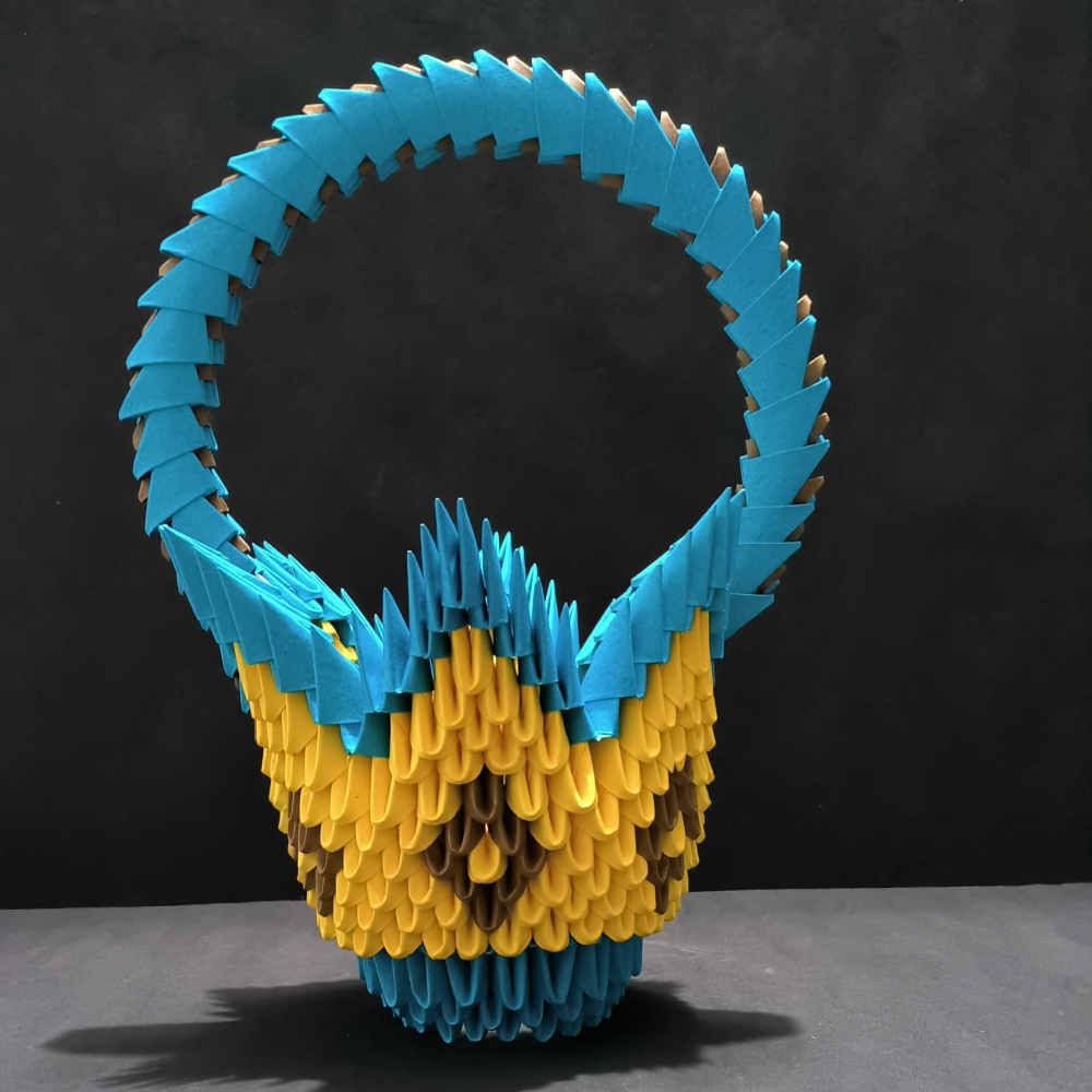 Elegant 3D Origami Basket with Handle – Handcrafted Decorative Storage Piece